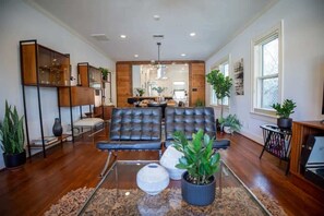 Interior - Mid-Century Home w/Studio,Hot Tub,World Cup Access (Houston)