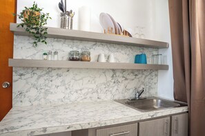 Căn hộ tiện nghi đơn giản | Trang trí khác biệt, trang bị nội thất với thiết kế riêng biệt