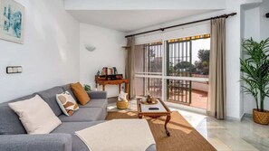 TV, offices - Stunning Calahonda duplex by Costarentals- Ref 190 (Calahonda)