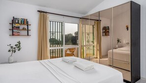 3 bedrooms, iron/ironing board, free WiFi, bed sheets - Stunning Calahonda duplex by Costarentals- Ref 190 (Calahonda)