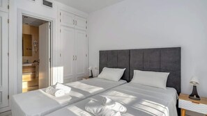 2 bedrooms, iron/ironing board, bed sheets