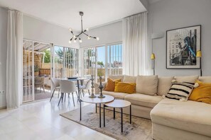 Smart TV, fireplace, offices