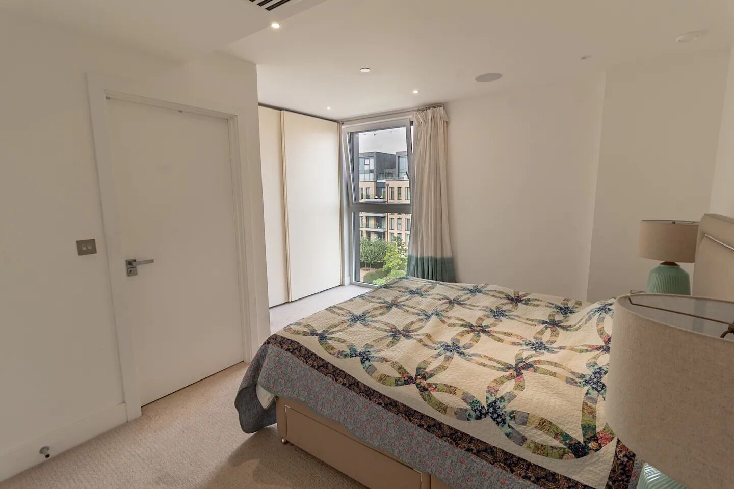 Luxurious 2 Bedroom Apartment with spectacular views of London