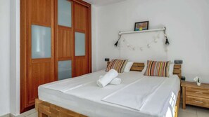 3 bedrooms, iron/ironing board, free WiFi, bed sheets - Apartment with Pool by Costarentals - Ref 194 (Las Lagunas de Mijas)