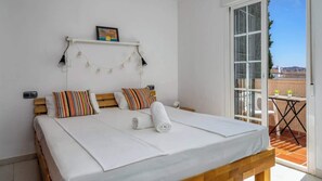 3 bedrooms, iron/ironing board, free WiFi, bed sheets