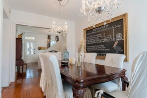 Dining - Coast Is Clear - Getaway (Galveston)