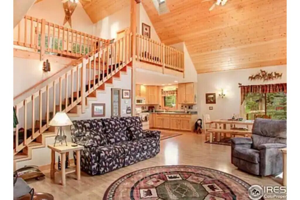 Bear Necessities Lodge