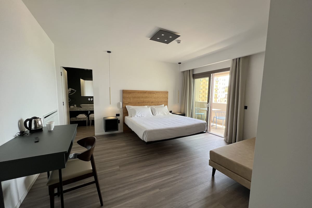 Exclusive Triple Room