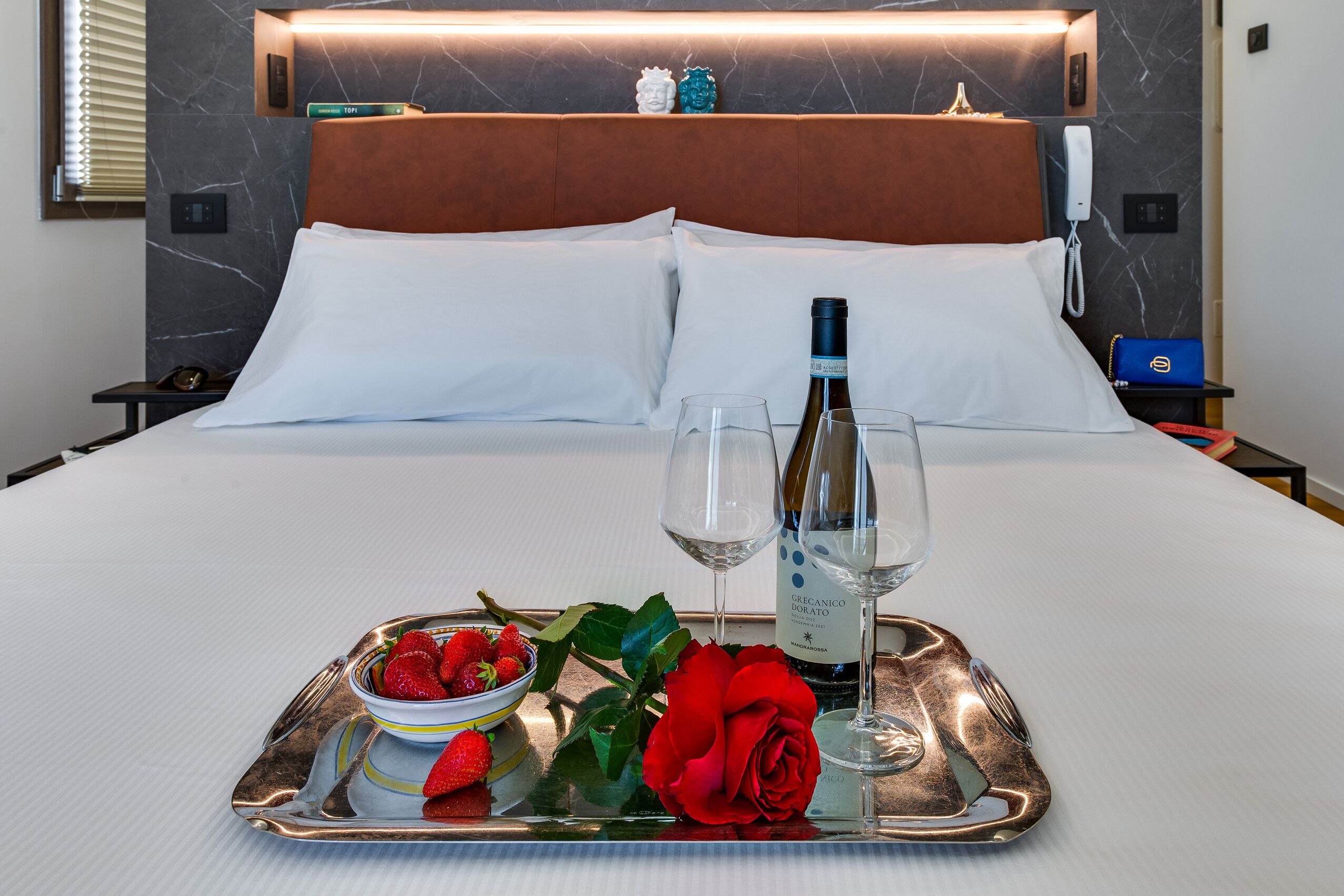 Junior-Zimmer | Hochwertige Bettwaren, Daunenbettdecken, Pillowtop-Betten, Minibar