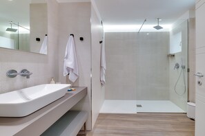 Ducha, cabezal de ducha tipo lluvia, artículos de tocador gratuitos