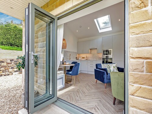 2 bedroom accommodation in Summit, Littleborough near Todmorden