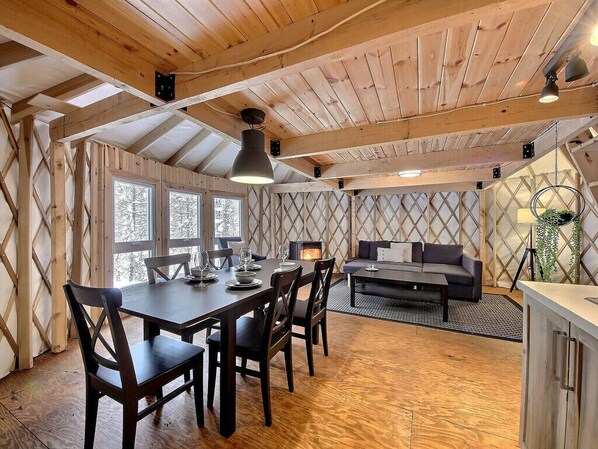 Tienda de campaña familiar | Área de sala de estar | Chimenea 