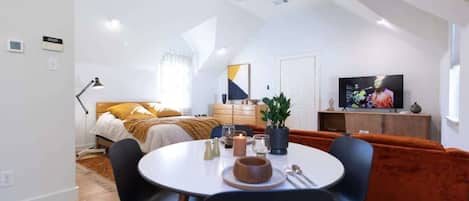 Strykjärn/strykbräda, gratis wi-fi och sängkläder