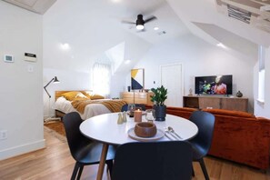 مكواة/لوح كي وواي فاي مجانًا وملاءات أسرّة