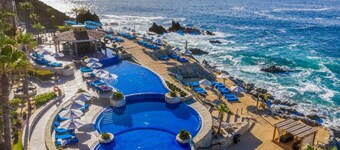 Hacienda Encantada Resort & Residences