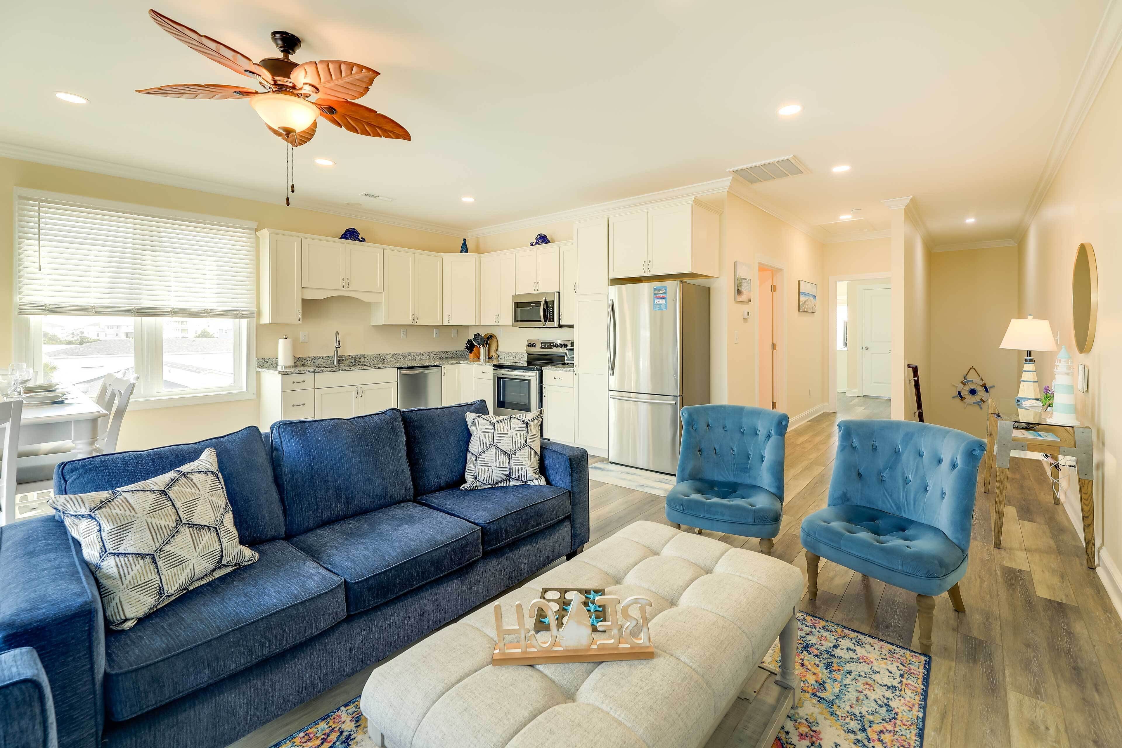 Emerald Isle Vacation Home: Walk to Beach!