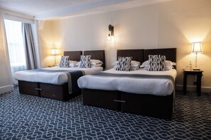  Deluxe Family Room | Hypo-allergenic bedding, individually decorated, individually furnished