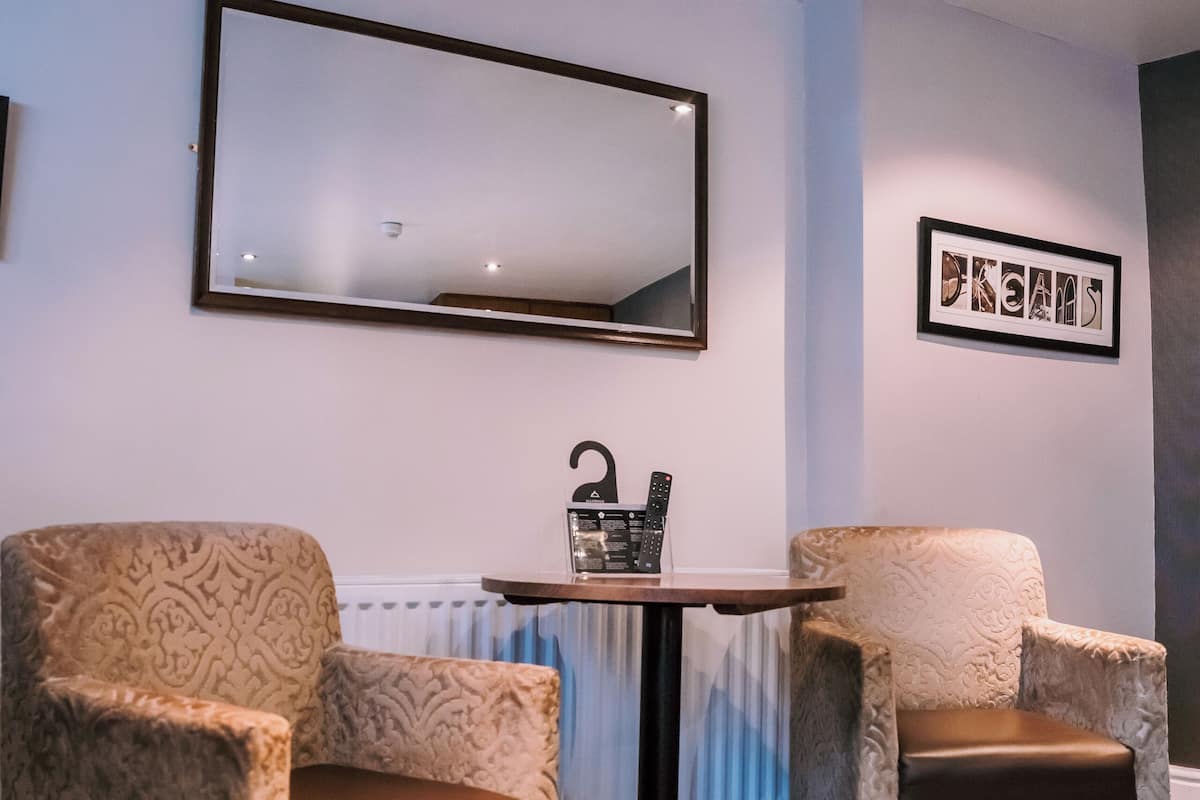 1 bedroom, hypo-allergenic bedding, iron/ironing board, free WiFi