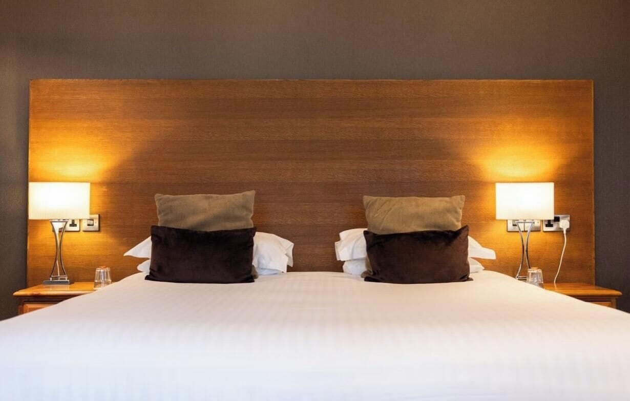 Executive Suite | Hypo-allergenic bedding, individually decorated, individually furnished