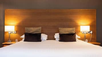 Executive Suite | Hypo-allergenic bedding, individually decorated, individually furnished