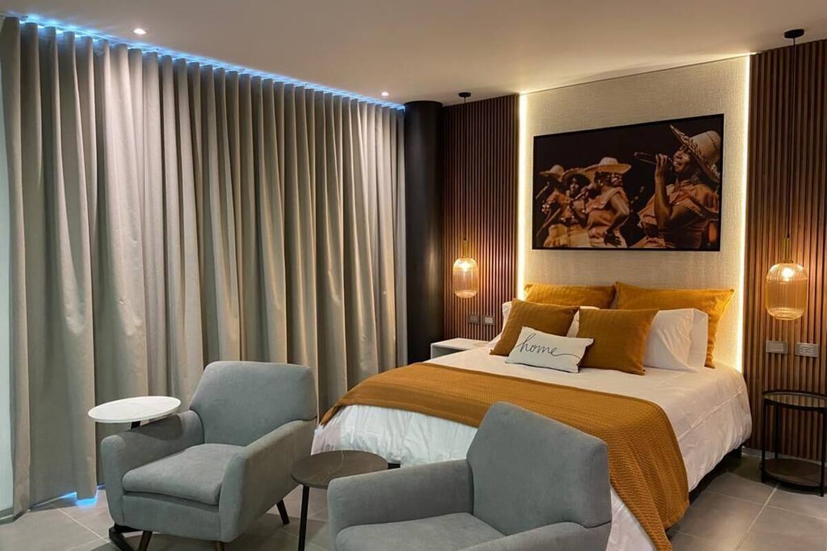 Deluxe Studio, 1 Queen Bed
