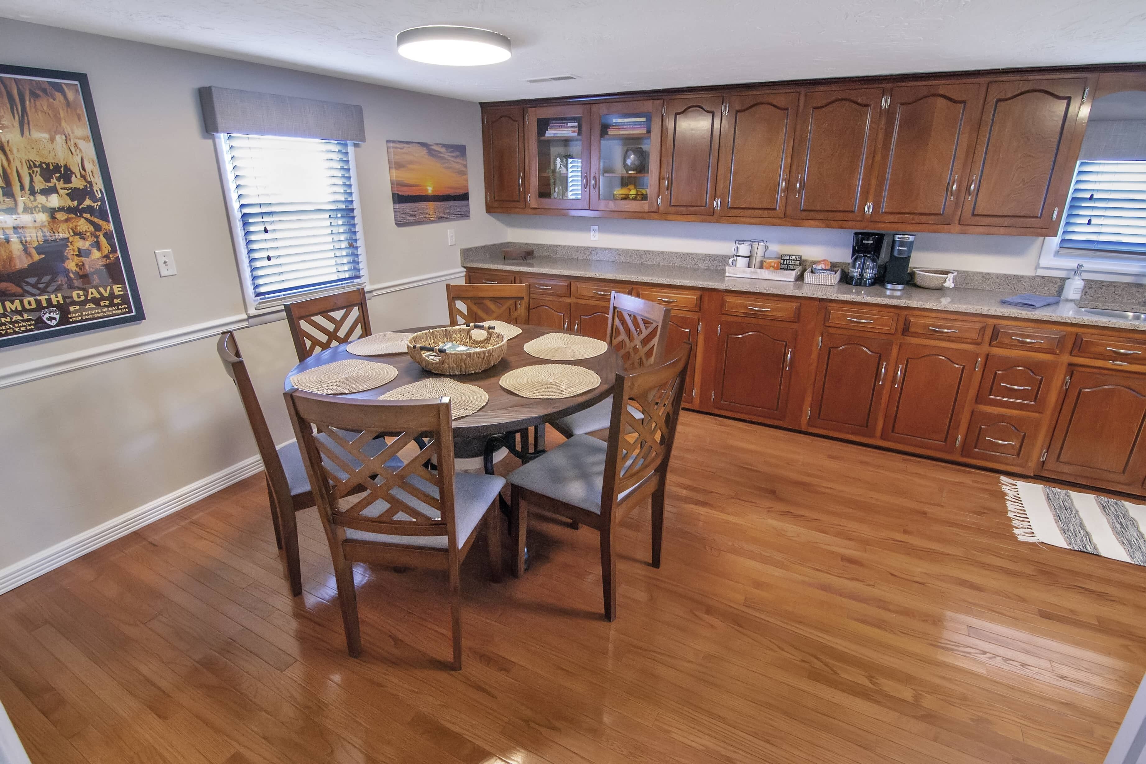 Dandy Times at Barren River Lake. Relax at your cozy farmhouse away from home. 