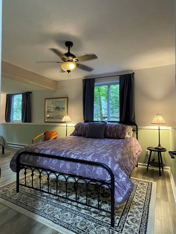 3 bedrooms, desk, iron/ironing board, free WiFi