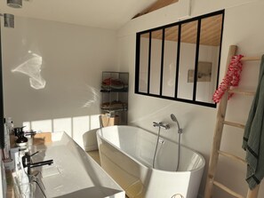 Hair dryer, towels