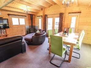 Dining - Ilodge 73 (Louth)