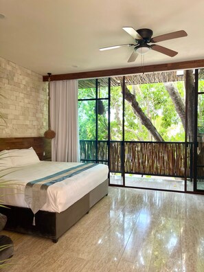 ห้องซูพีเรียสตูดิโอสวีท | เครื่องนอนระดับพรีเมียม, เตียง Select Comfort, ตู้นิรภัยในห้องพัก