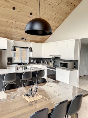Fridge, microwave, oven, stovetop - The Double Diamant (St-Côme)