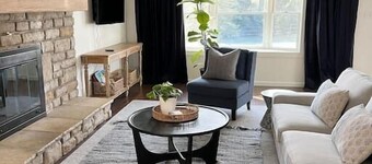 Pet friendly cottage located between the Ark & Creation Museum