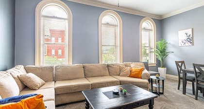 Lovely 2 bedroom downtown Three Rivers, sleeps 6