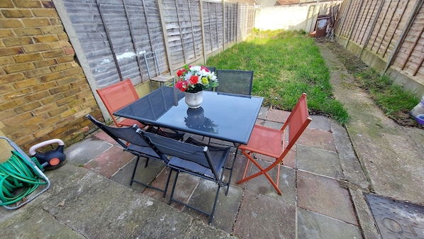 House | Outdoor dining