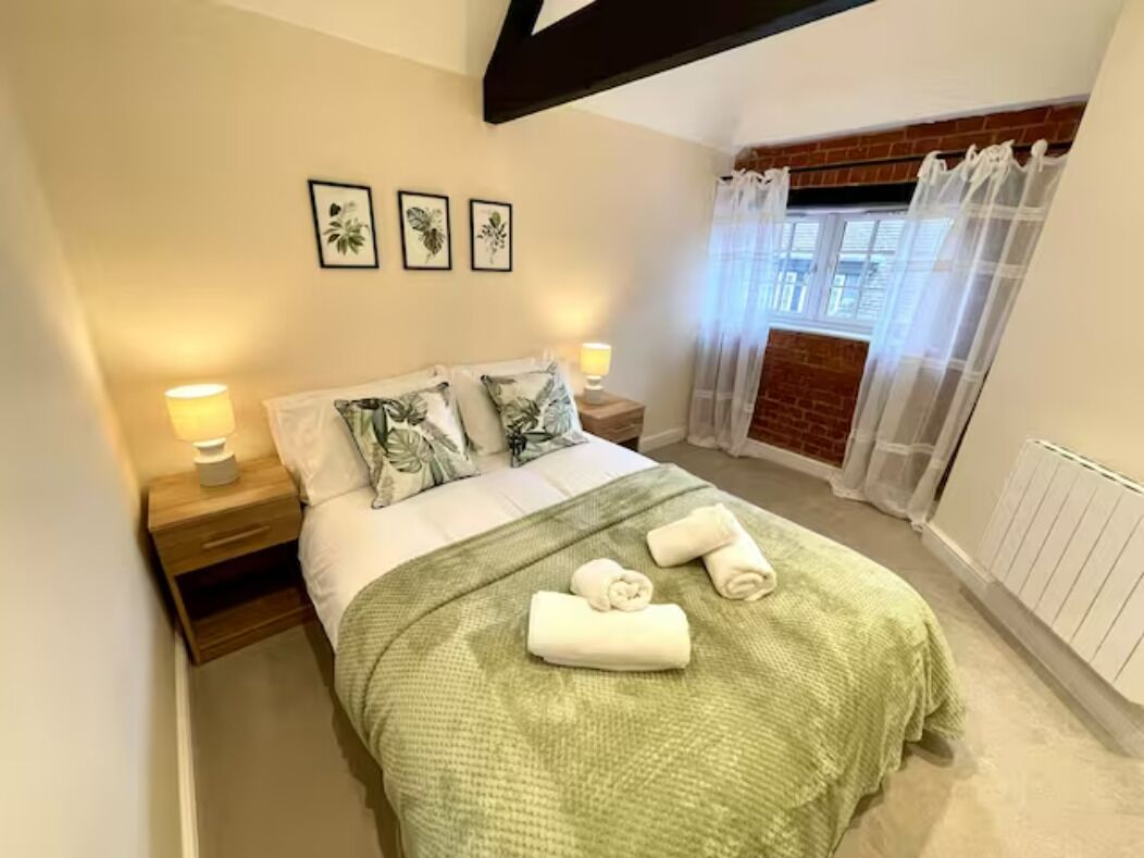 Flat 10A-Cosy & stylish central apartment