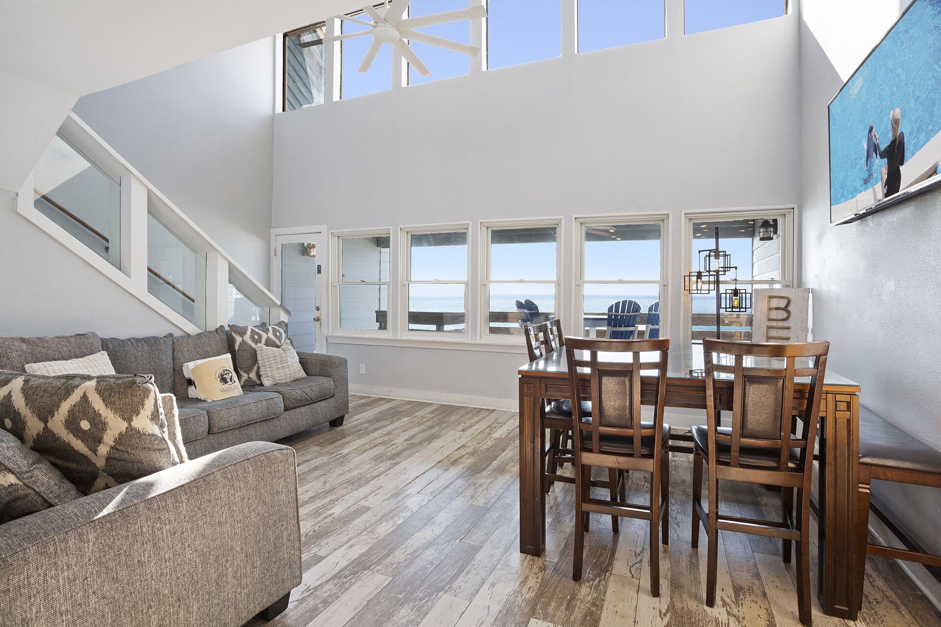 Seawinds 3 - Updated Gulf Front Townhome, Free Beach Service, Scenic Gulf Drive!