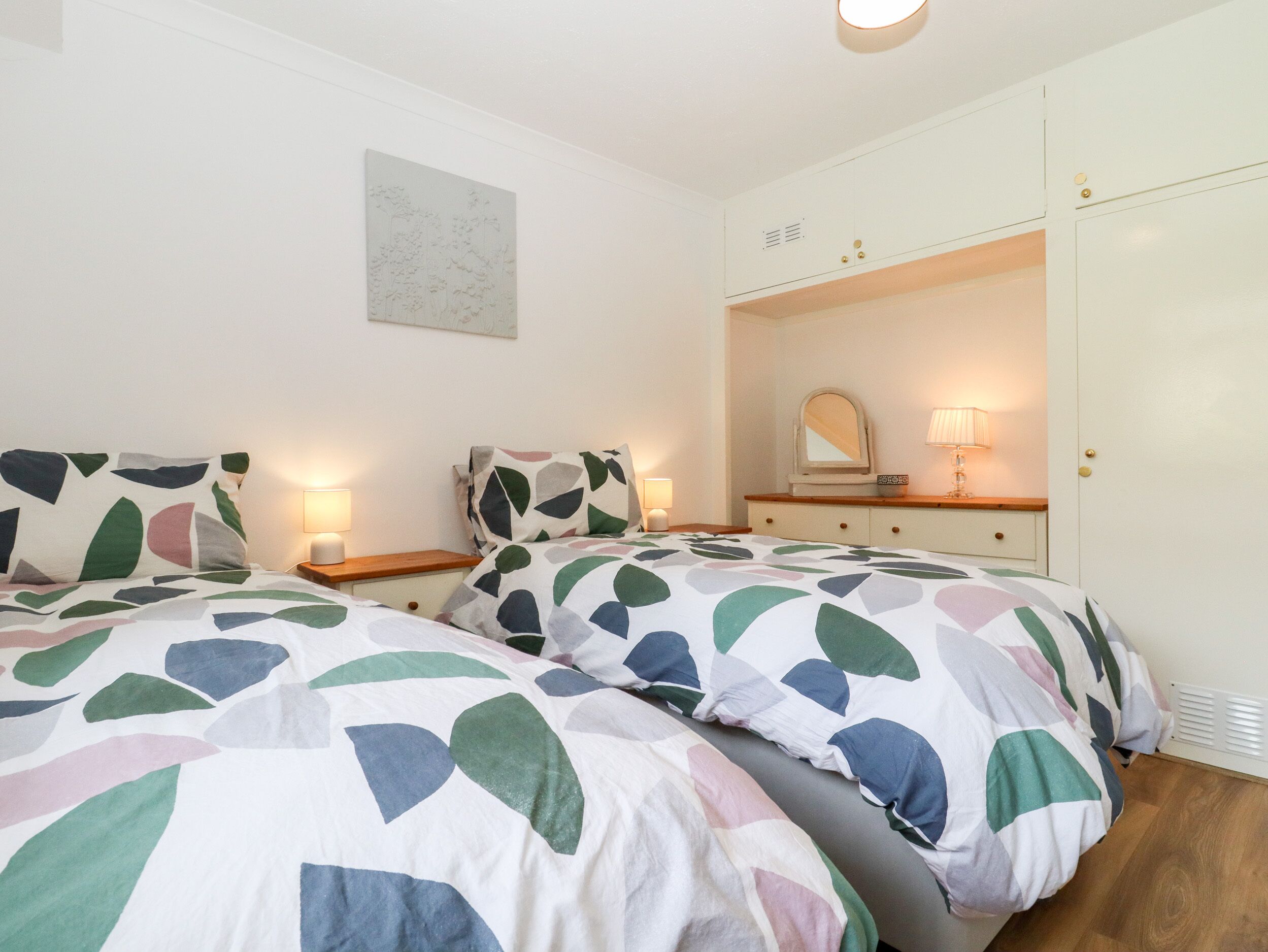 2 sovrum, individuell inredning, unika möbler och gratis wi-fi