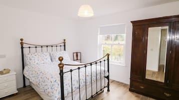 2 bedrooms, individually decorated, individually furnished, free WiFi