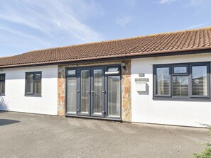 Exterior - 3 bedroom accommodation in Padstow (Padstow)
