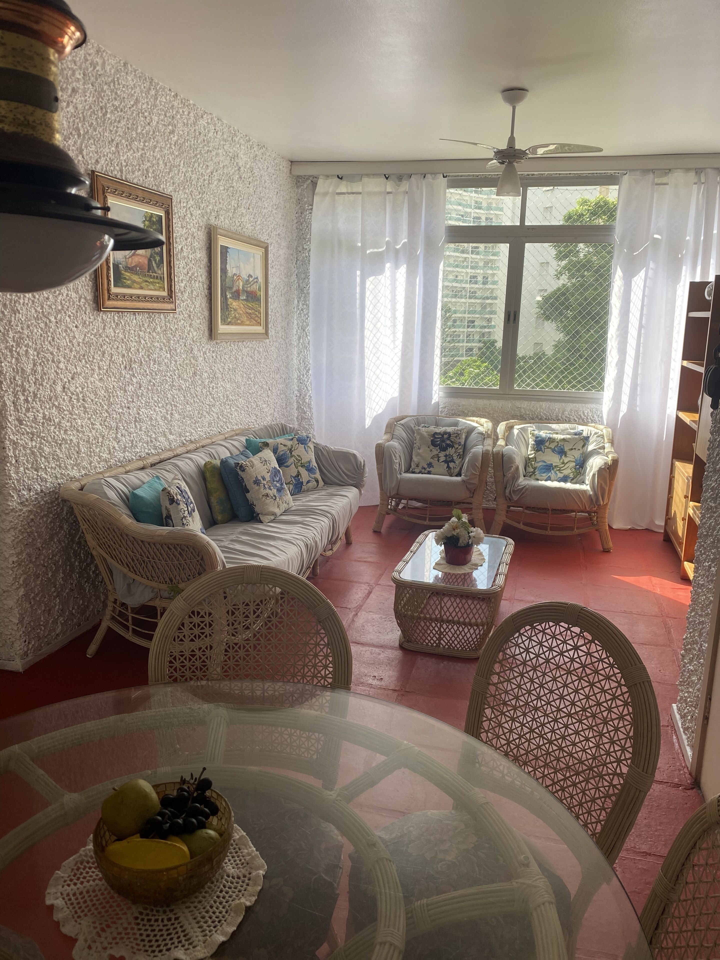 1 block from the beach, Excellent area, comfortable for 6 people