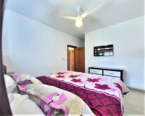 Appartement, plusieurs lits | 3 chambres, fer et planche à repasser, Wi-Fi gratuit, draps fournis
