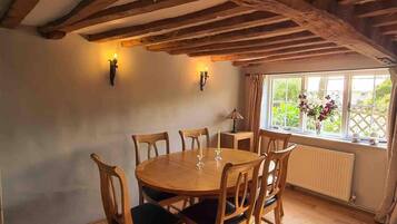 Cottage, Beberapa Tempat Tidur | Tempat makan