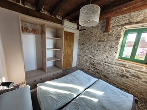 2 Schlafzimmer, Schreibtisch, Bügeleisen/Bügelbrett, kostenloses WLAN