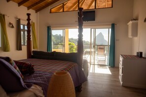 1 chambre, coffre-fort, fer et planche à repasser
