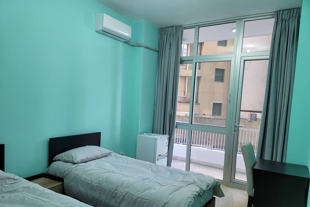 Habitación básica, 2 camas individuales | Wifi gratis y ropa de cama