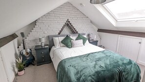 2 bedrooms, desk, WiFi, bed sheets - Stunning Victorian Terrace in the Golden Triangle (Norwich)