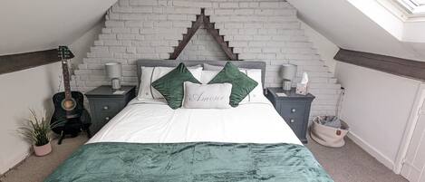 2 habitaciones, escritorio, wifi y ropa de cama