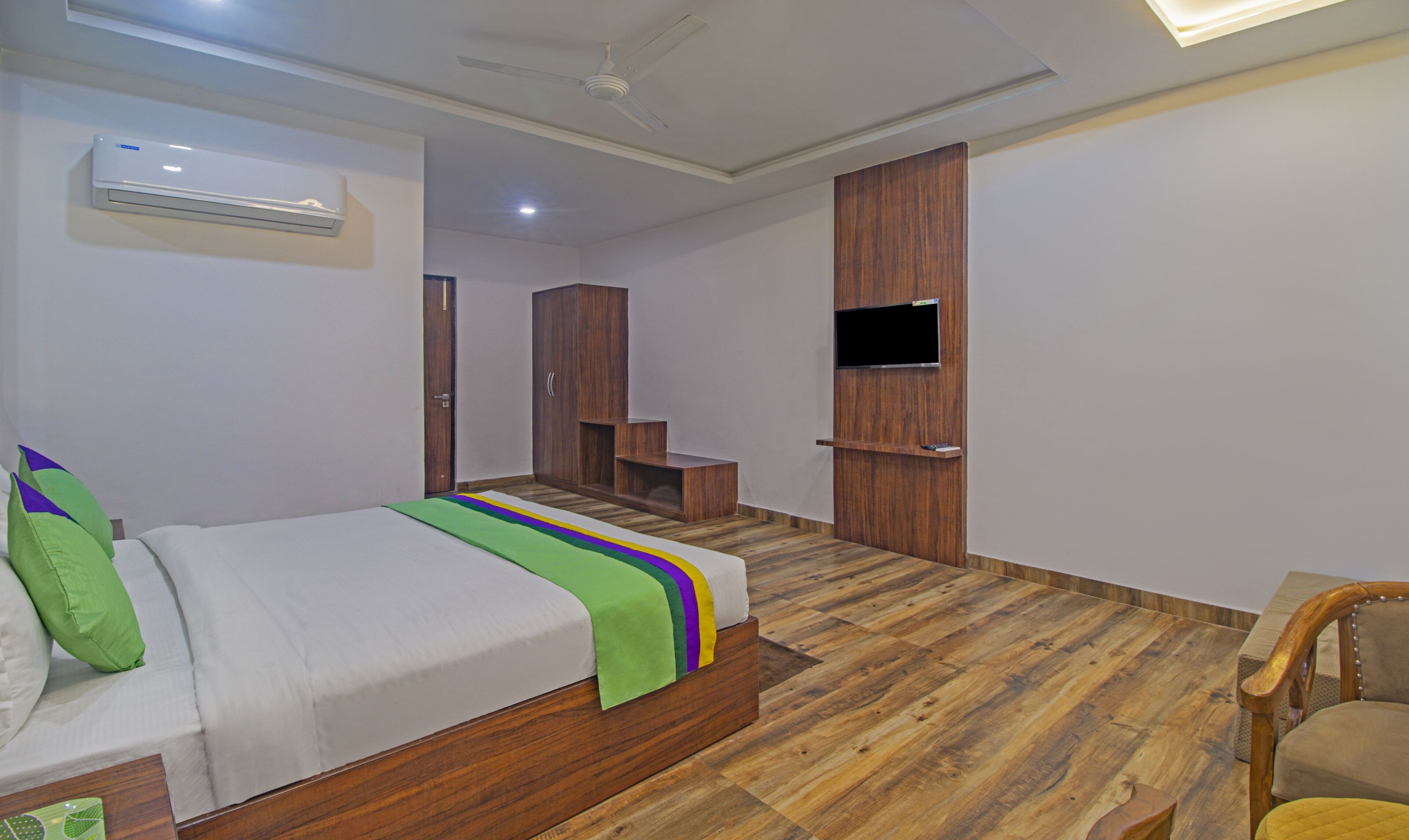 Photo - Treebo The Empire Near Taj Mahal Agra