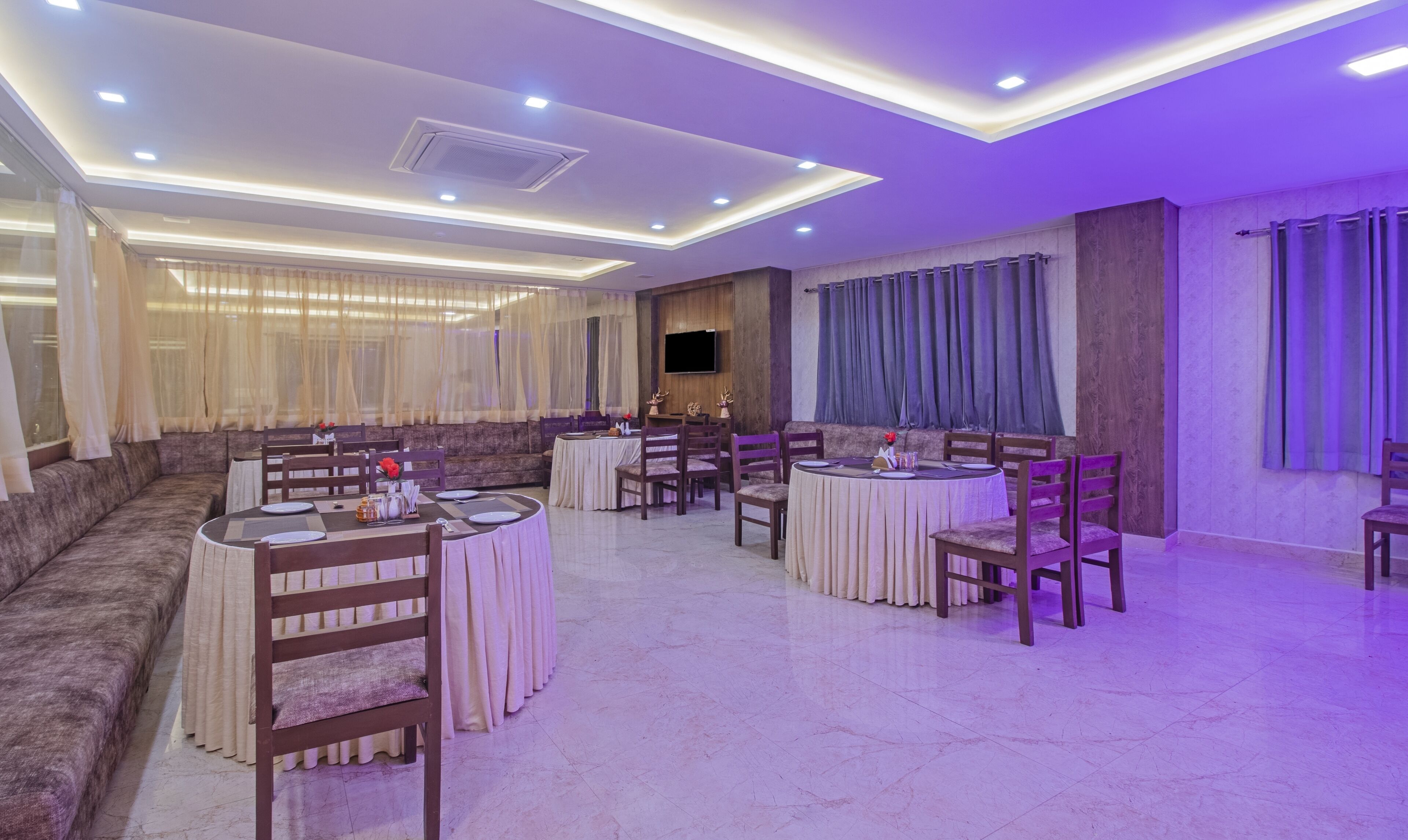 Photo - Treebo The Empire Near Taj Mahal Agra