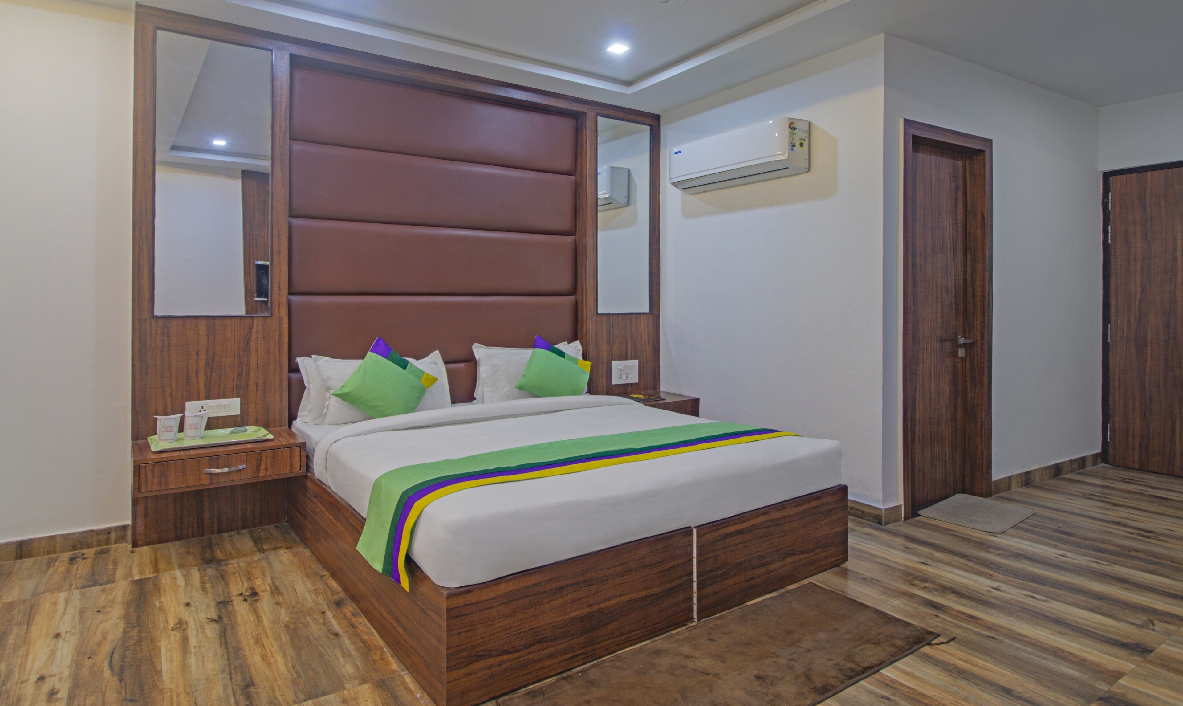 Photo - Treebo The Empire Near Taj Mahal Agra